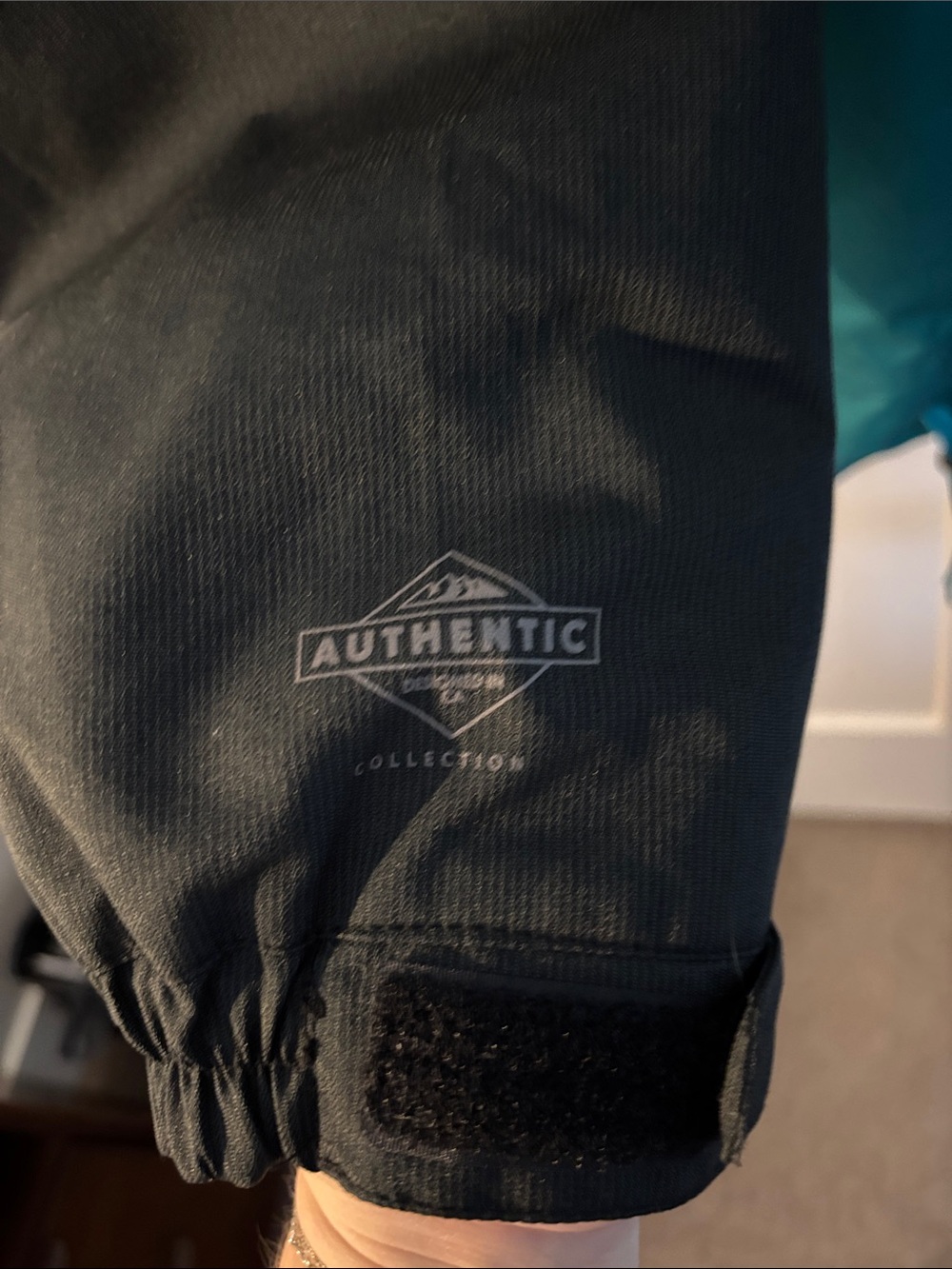 686 Authentic Class Insulated Jacket - Picture 4 of 16